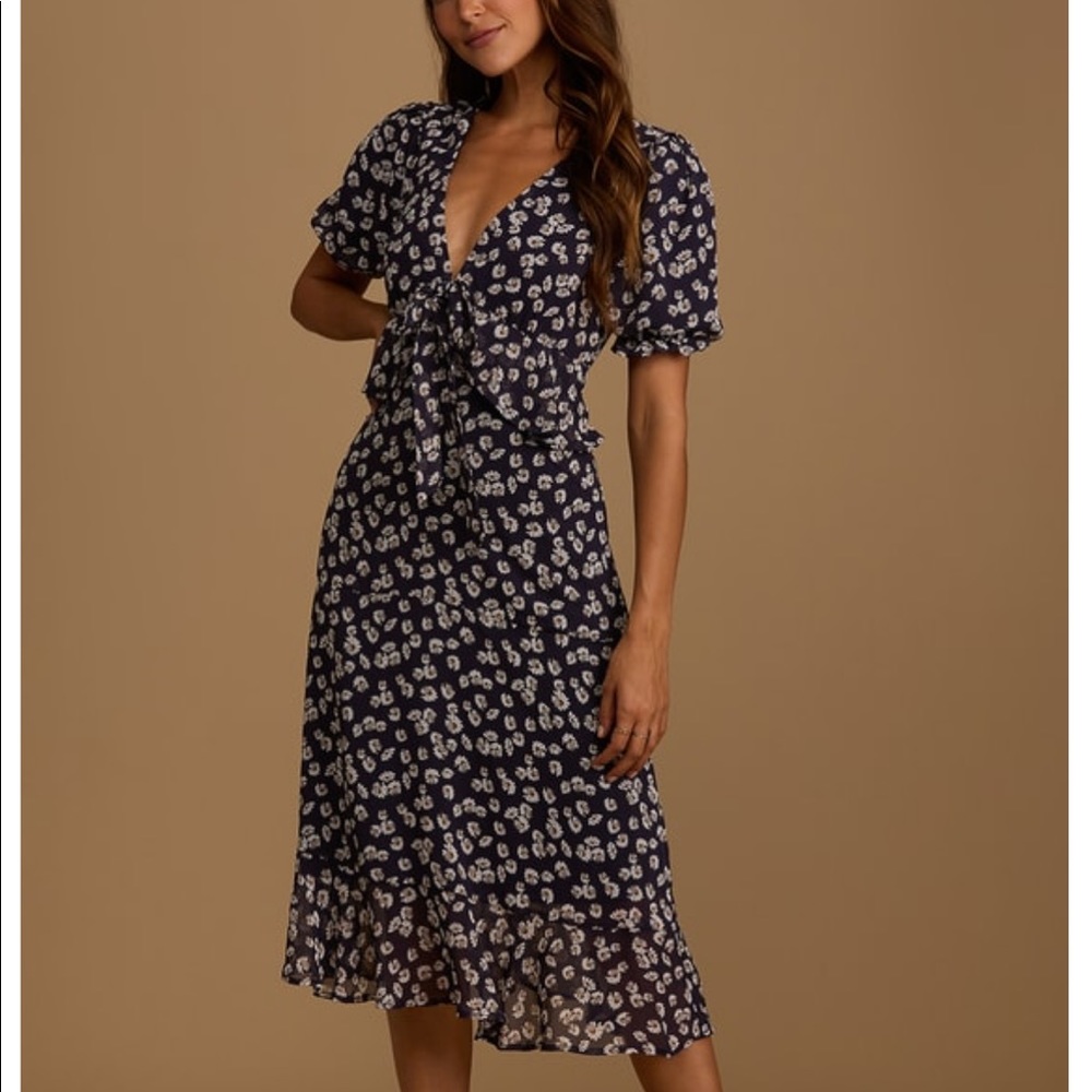 Lulus navy blue floral print tiered midi dress